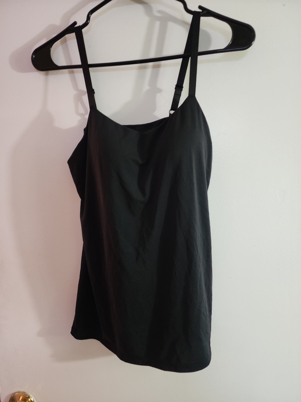 Uniqlo Airism Black Women's Adjustable Strap Tank Top With Built In Bra